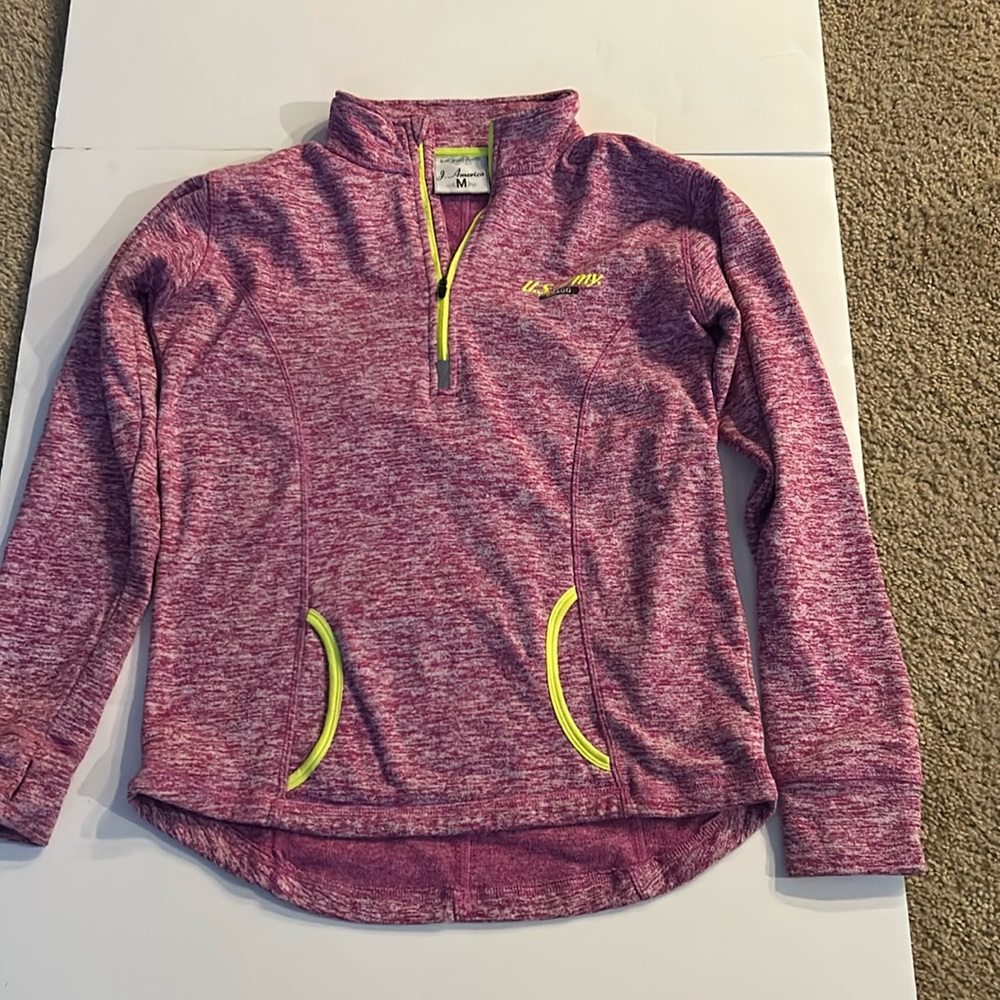 J. America M Athletic fit pull over